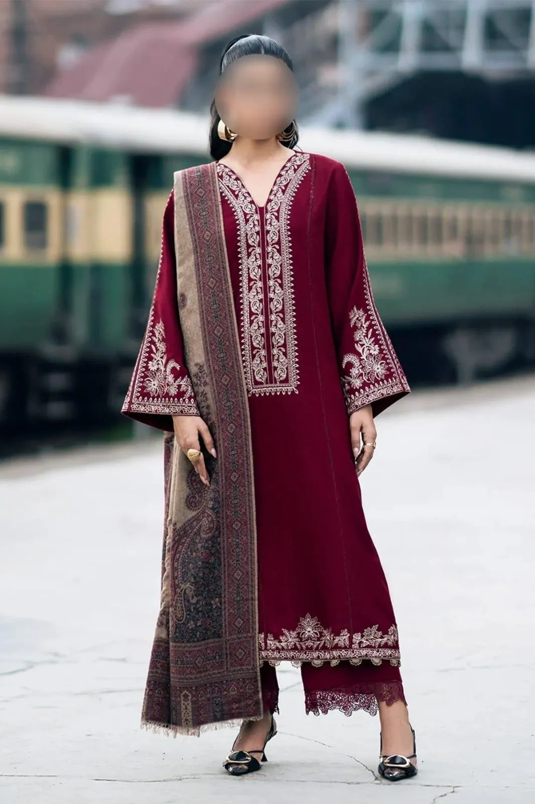 Maroon Embroidered Women's 3Pcs Lawn Suit Set